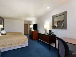 Super 8 by Wyndham Pendleton