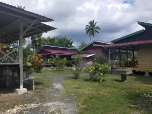 Pondok Oma Surf Simeulue