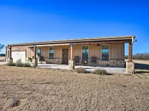 Pet-Friendly Anna Ranch on 13 Acres!