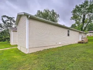 Comfy West Plains Home < 1 Mi to Main Street!