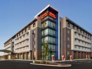 Hampton Inn & Suites - San Mateo