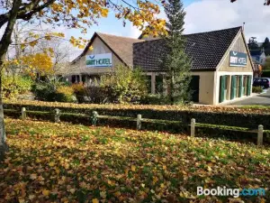 Brit Hotel la Ferte Bernard