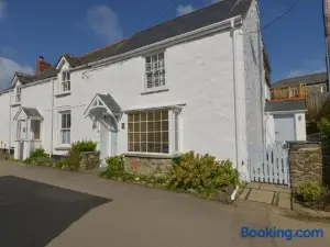 Camelot Cottage