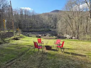 Cozy cabin in serene Hendricks with WiFi, AC
