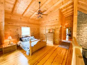 Secluded Cabin with Private Pool and Spacious Backyard - Tranquil Oasis