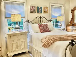 Colonial Gardens B & B