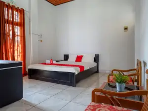 RedDoorz @ Hotel Horas Palopo