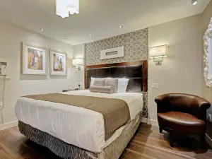 Helm's Inn