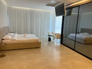 프린스 팰리스 하데라 화이트 비치