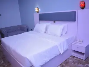 Alice Suites