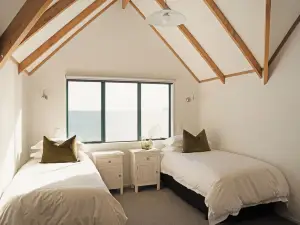 Sunlit Bay Villas