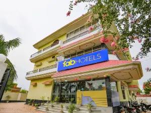 Fabhotel Kriti Green