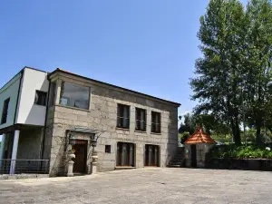 โรงแรมดีชาร์มกวินตาดดูปินเยโร