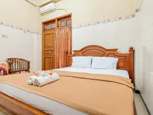 Hotel Shinta 2 Near Alun Alun Kertosono Mitra RedDoorz