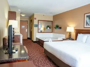 Coshocton Village Inn & Suites