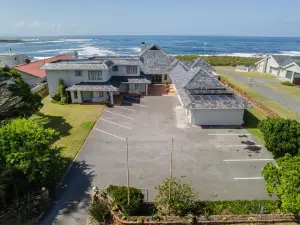 แซนด์ไบ คันทรี เฮาส์