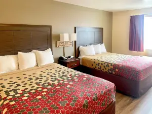 Econo Lodge Inn & Suites