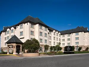 Bay Landing Hotel