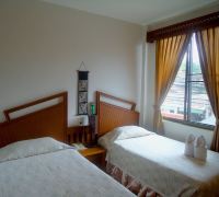 โรงแรมใบหยก ชาเลต์ Baiyoke Chale Hotel