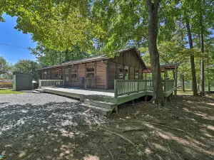 Waterfont Lake Wylie Home w/ Yard + Fire Pit!
