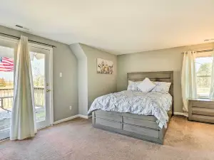 Farmhouse Vacation Rental ~ 21 Mi to Philly!