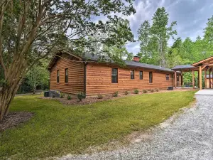 Rustic Sunset Escape on 67 Acres Outdoor Kitchen