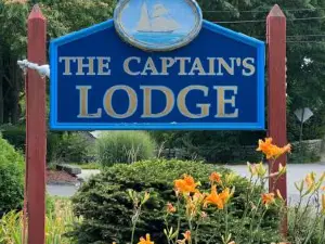 Captain's Lodge Motel