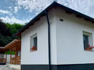 White Luxury Cottage- Matrai Vadaszhaz 4