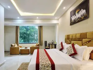 Hotel Golden Era-Near Shopprix Mall