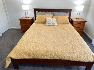 Four Bedroom Large Family Home Close to Ipswich City