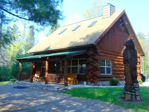 Log cabin on beautiful Keyes Lake