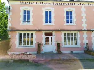 15-person gite with 6 bedrooms and bar area ideal for family reunions!