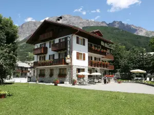 เมอเบิล ซีมา บิอังกา การ์นี