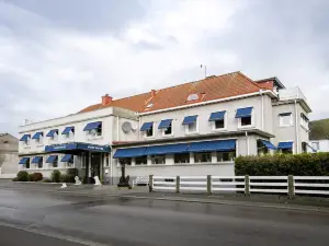 Port Hotel
