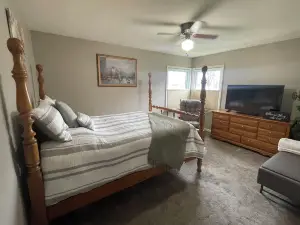 3-bedroom house in  Rochester with a fenced back yard,  AC, WiFi