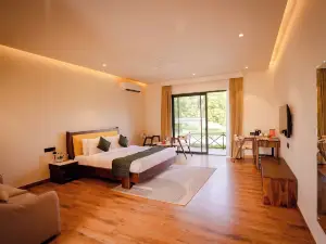 Mamaya Resort & Spa By Four Leaf Hotels