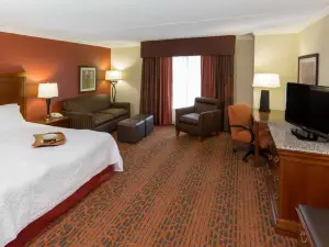 Hampton Inn & Suites Cleveland-Beachwood