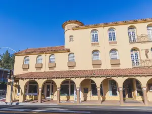 Historic Sonora Inn