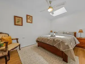 Guesthouse in W Gosford Centre