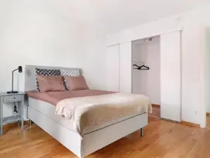 Guestly Homes - 3BR Modern Apartment