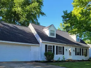 Cozy 3 bedroom home! Located in the heart of Arthur, Illinois