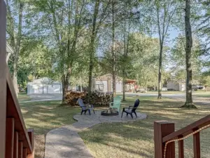 Updated Lake Home Steps to Water in  "heart" of Rough River! Cozy w/ Firepit!
