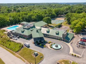 Forest Getaway & Golf at Lake