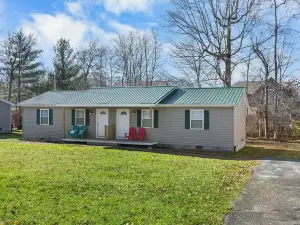 Red River Duplex - Unit 6 - 12 miles to the Gorge!