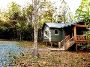 Secluded Getaway for Two, Between the Cossatot River and Ouachita Mountains