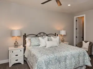 Heated Pool and Golf Course Access - Luxurious Southern Utah Oasis