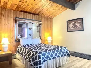 Pembina River Inn