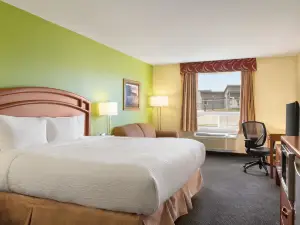 Days Inn & Suites by Wyndham Thompson