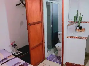 Kitara House Backpackers Hostel