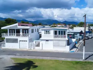 Caribbean Sea Beachfront Solar Backup House Fisherman Village Boardwalk A/C WiFi